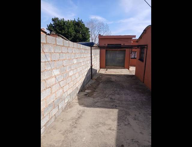 2 BEDROOM HOUSE FOR SALE IN DUBE